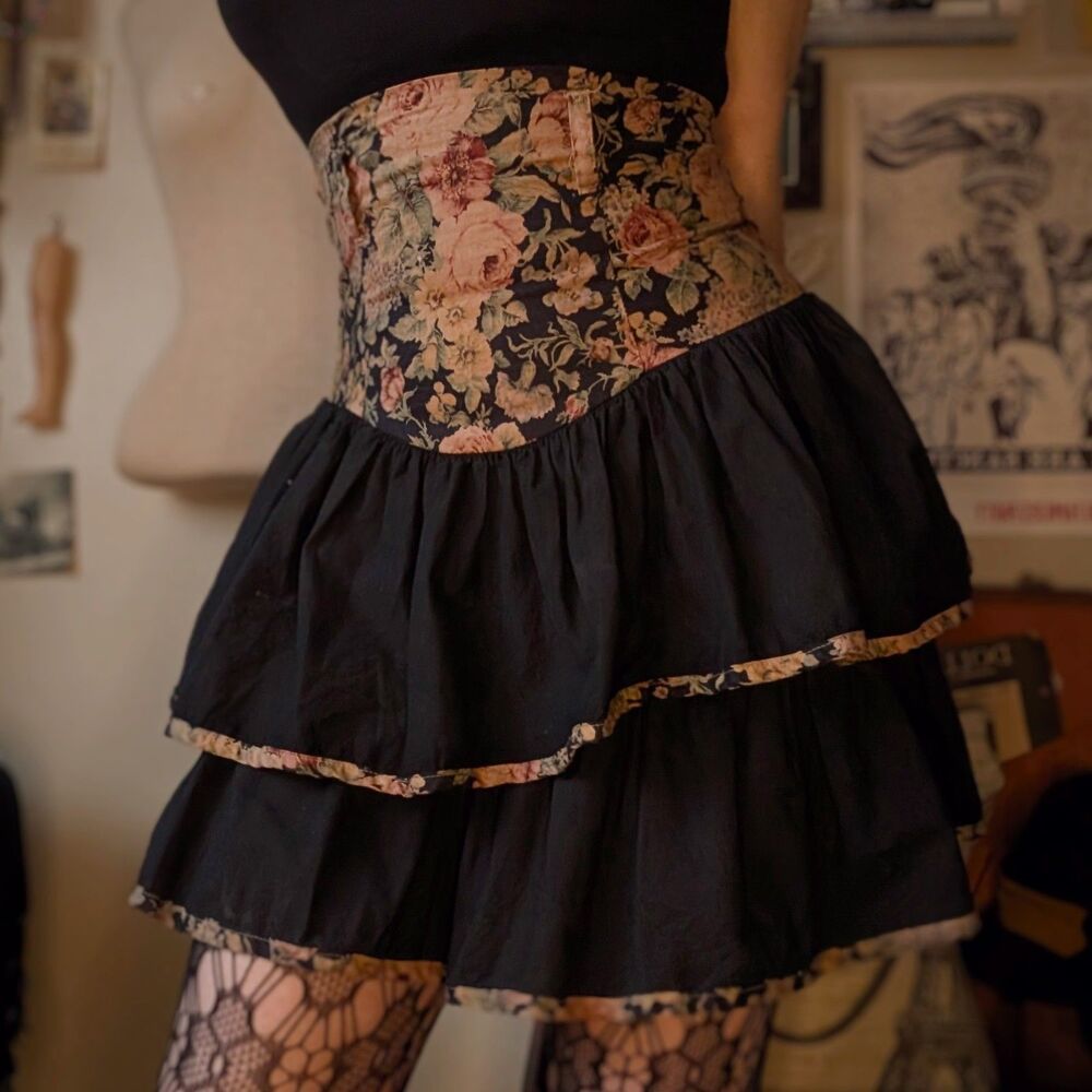 Vintage Floral Corset Mini Skirt Women's Small Cream Black